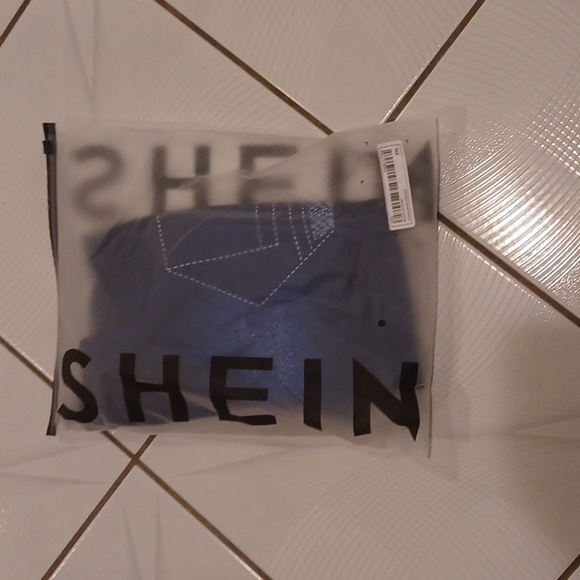 4/$60 New Blue 3D Capri Leggings - Size 3XL (US18) - Picture 8 of 8